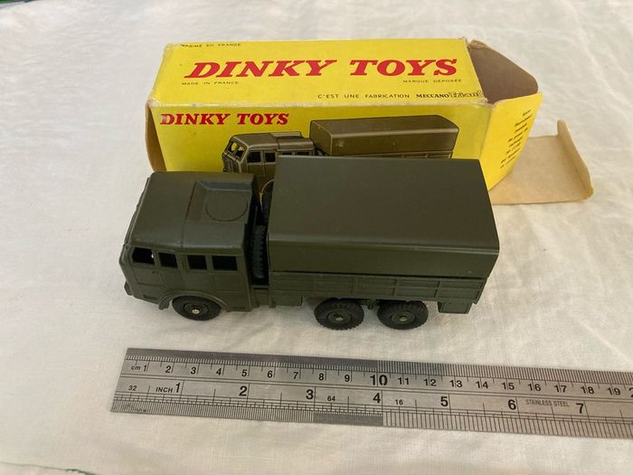 Dinky 818. Camion Militaire Berliet tous terrains. Meccano French manufactured. In box. Excellent condition.