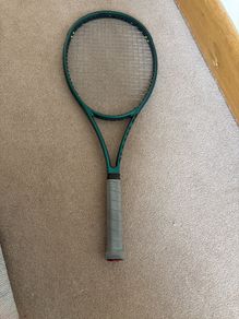 Wilson Blade V9 Tennis Racket