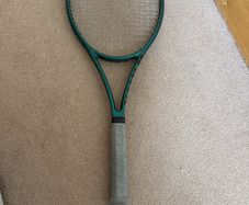 Wilson Blade V9 Tennis Racket
