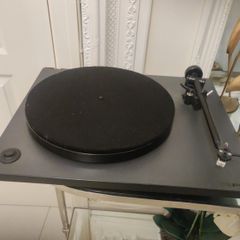 Rega planer 1Turntable