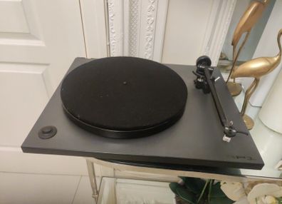 Rega planer 1Turntable