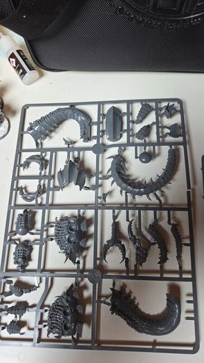 warhammer 40k Tyranids Trygon on sprue