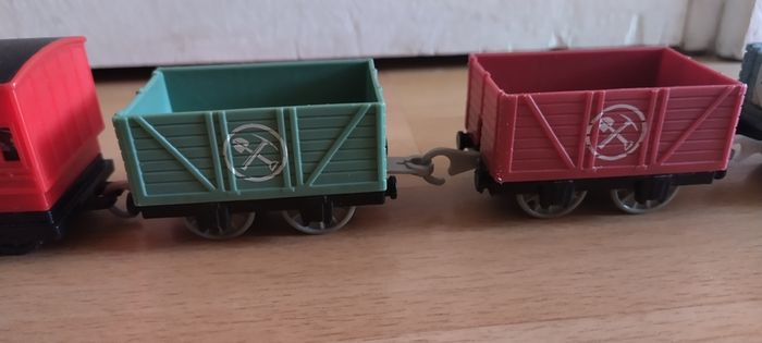 Thomas and friends Trackmaster Motorised trains with track and carriages