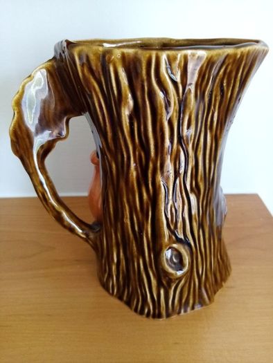Vintage Sylvac Vase/JUG with Squirrel.