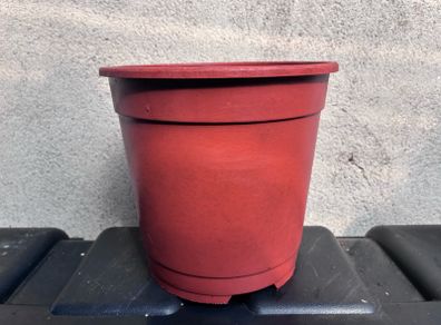 Plastic terracotta flower pot