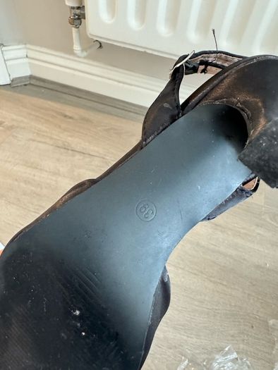 Black heels shoes