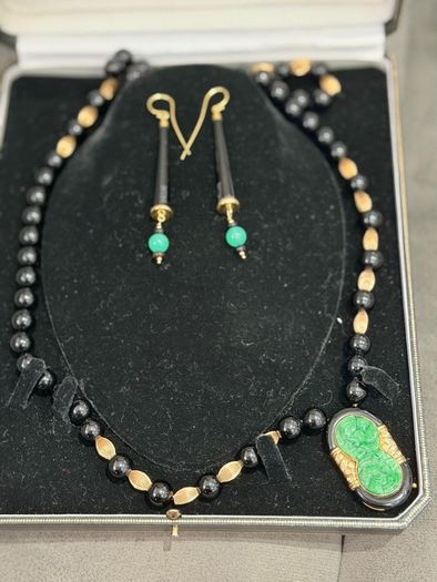 14k gold and curved jade with diamond necklace