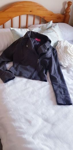 Chic & Jeune Grey Jacket - Size 8