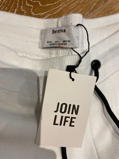 BNWT White Bershka Shorts Large