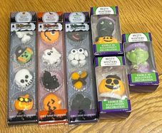 Edible Halloween cake decorations