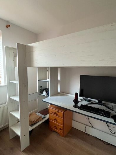 Bunkbed with Desk