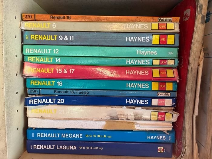 Renault Handbooks, Manuals & Brochures .