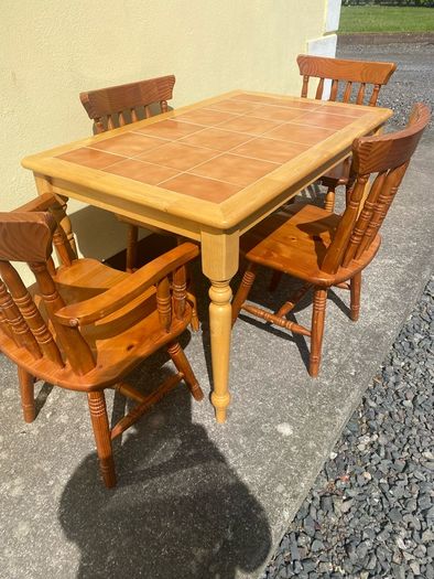 kitchen table and chairs
