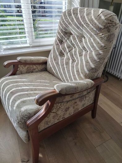 Single recliner and double couch set