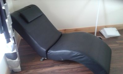 chaise lounge