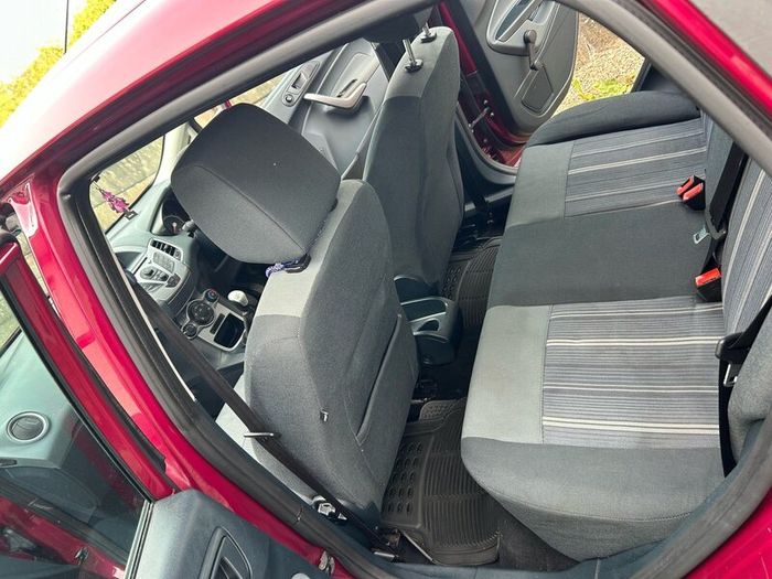 Ford Firsta Nct 01/27