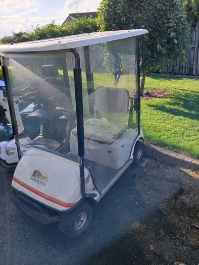 Single seat golf buggies