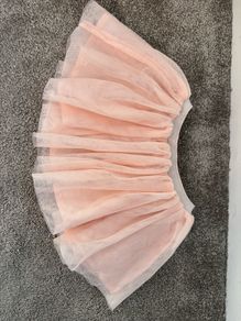 baby tutu skirt 80cm 6-9months but personally think would fit even 12months old
