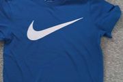 NEW.NIKE boy's t-shirt. age 5/6