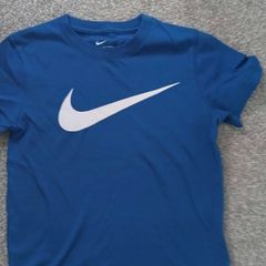 NEW.NIKE boy's t-shirt. age 5/6