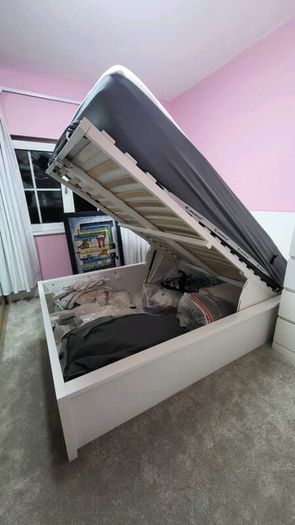 White Ottoman double bed with detachable headboard