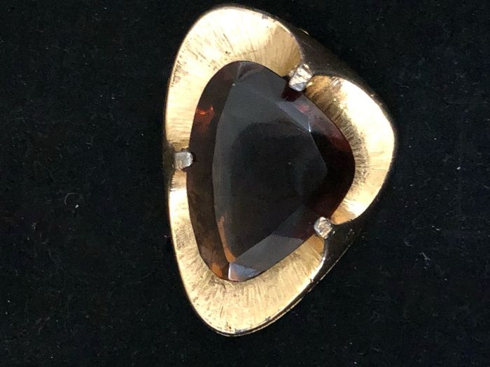 brooch