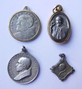 Antique Religious Pendants with POPES In Silver-Plated Metals