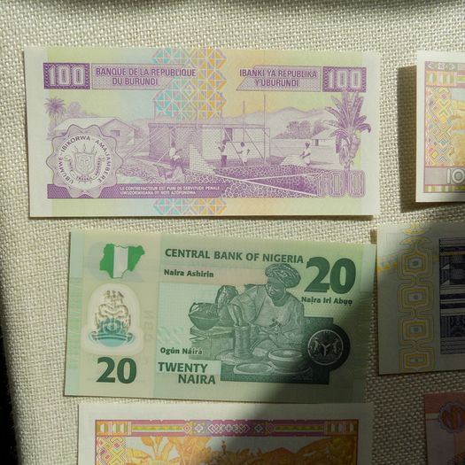 Lot of 9 Uncirculated Banknotes from Africa.Picturesque,Clean,Crisp,Bright condition.No 12.