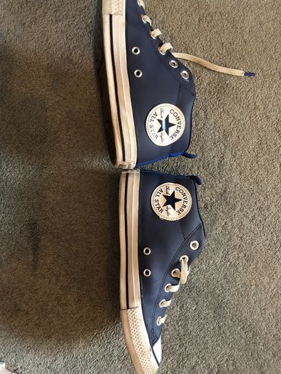Boys converse size 4