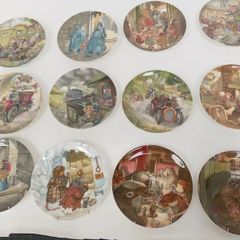 Complete set of 12 x Wedgewood The Wind in the Willows Bone Plates