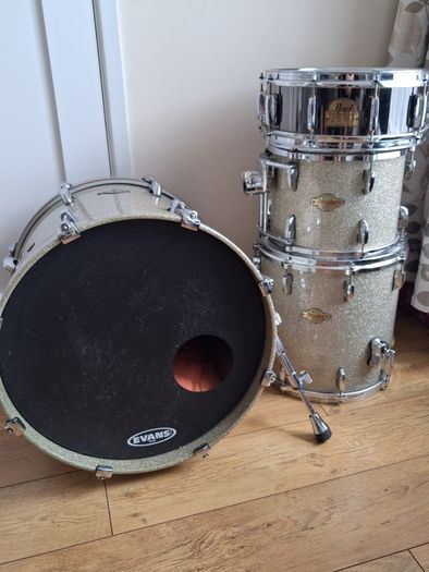 Pearl Masters premium birch.