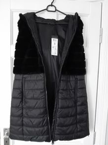 Betty Barclay Quilted Gilet with Faux Fur - DE 36 UK 10 - BNWT RRP 175
