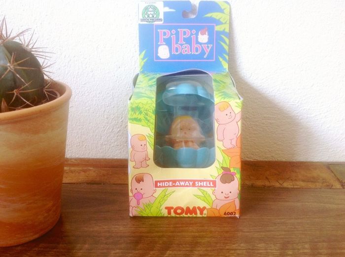 Vintage early 90s Tinkle Tots Hide Away Shell baby sealed