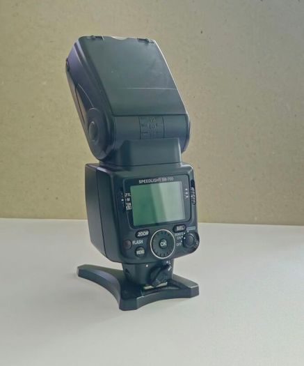 Nikon SB-700 Speedlight