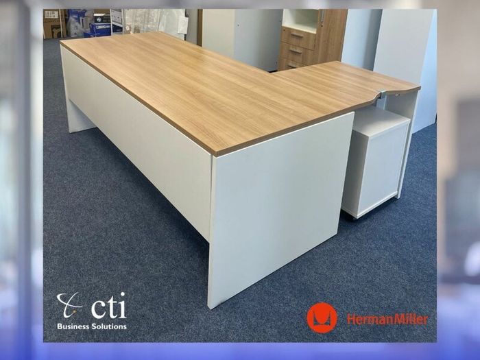 6 x Herman Miller Office Desks & Peds - Grade A