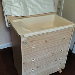 baby changing table, bath and drawers all in one!!!