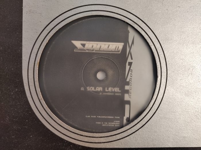 Signum - Solar Level - Jinx Records - Absolutely CLASS Signum GEM!! "End of the night" Trance ANTHEM!
