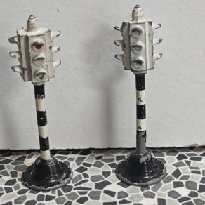 Pair of Dinky Meccano 4 way traffic lights from 1950s