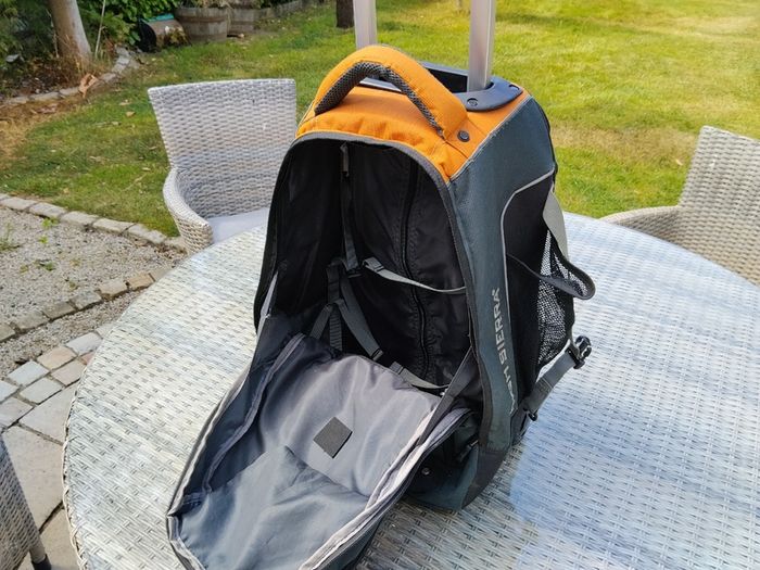High Sierra Wheeled Back Travel Bag