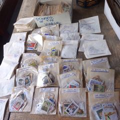 4,940 Irish and global stamps, vintage, D18 post 10e