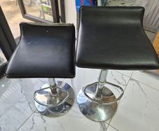 Barstool adjustable x 2