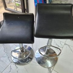 Barstool adjustable x 2
