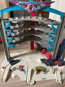 Hot Wheels Parking lot
