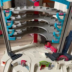 Hot Wheels Parking lot