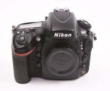 Nikon D800 Body (in new condition)