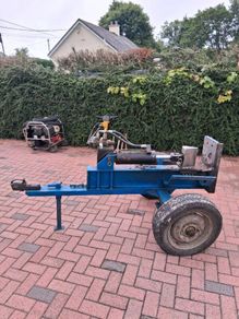 Log splitter + JCB Power pack & JCB Breaker &Tools