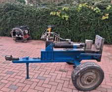 Log splitter + JCB Power pack & JCB Breaker &Tools