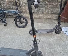 E scooter / battery scooter