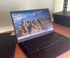 Lenovo ThinkPad X1 Carbon G8 - 8th Gen - i5-10210U / 16GB DDR4 / 256GB NVMe SSD - Windows 11 Pro