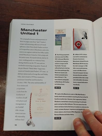 Hamlyn Guide to Football Collectables